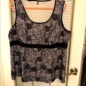 Beautiful laced dressy evening top. Plus size 2.